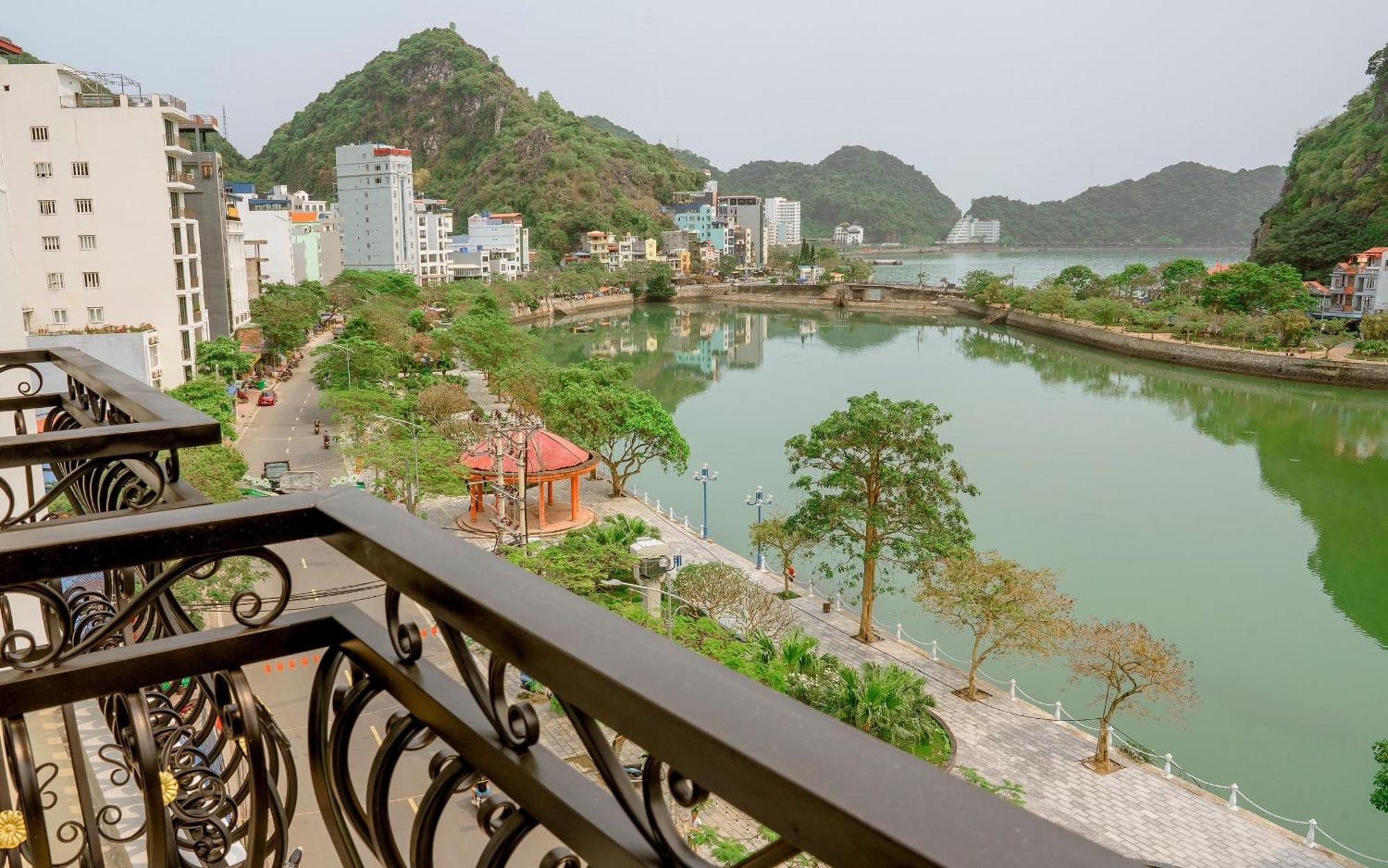 Sea Balcony Hotel Dong Khe Sau Exterior foto